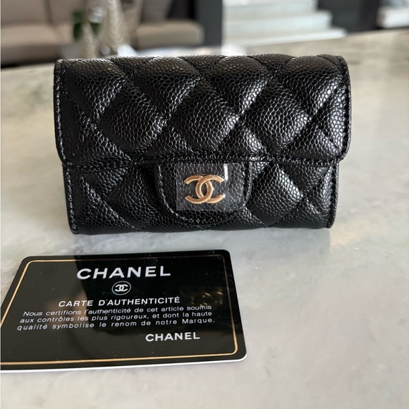 Chanel Caviar Quilted Flap Card holder like new condition in a box - Picture 4 of 9